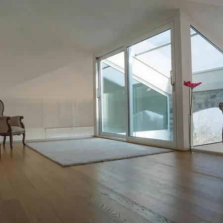 Casa Con Privato Piscina Sul Lago Di Como