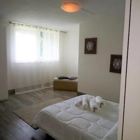 Apartment Casa Con Privato Piscina Sul Lago Di Como Bellagio